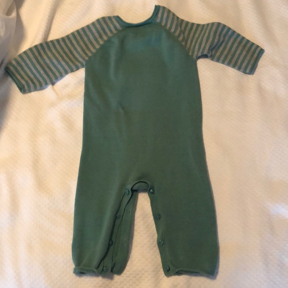 Baby gap one piece 6-12 - Picture 2 of 2